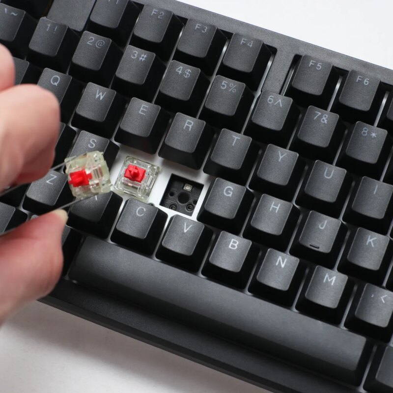 Ducky Keyboard Zero 6108 100% Mechanical Wireless Keyboard; RGB; USB 2.0 / 2.4GHz / BT – Cherry MX2A Speed Silver switches.
